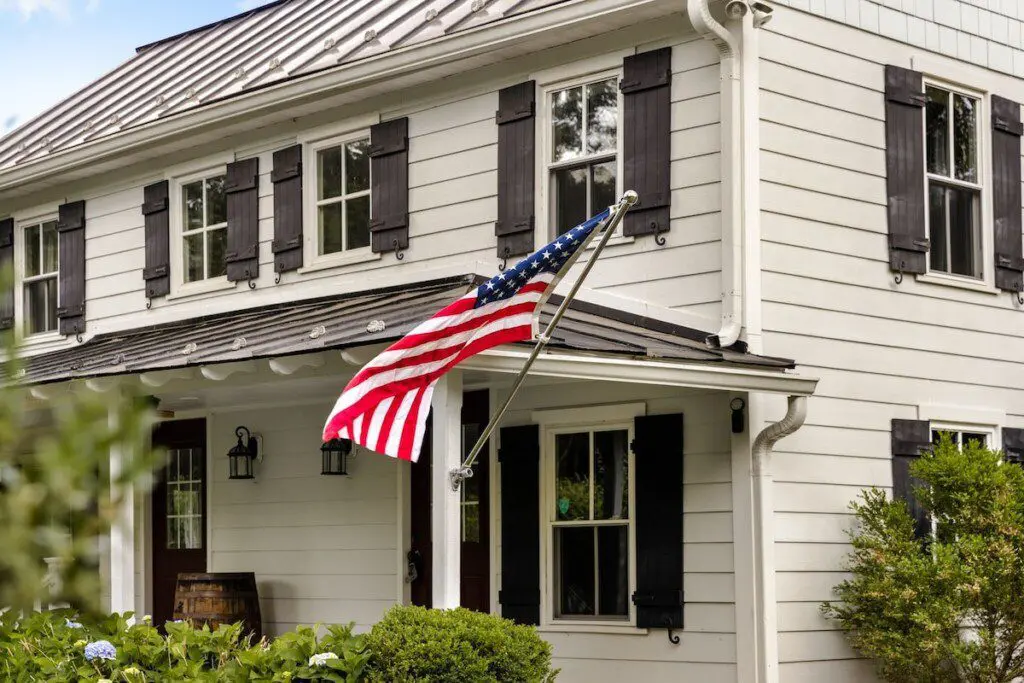 02079d7ec8474d74bdd2acc9f6084ee5 Large