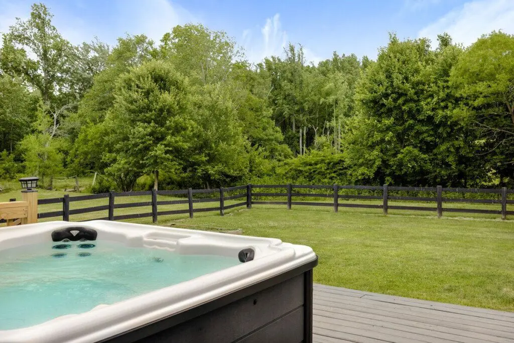 09504e26d89b46a9990390d40df015d3 Large