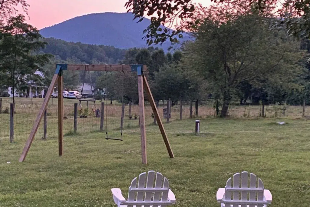 22648d27ed2a45e29e8418984b946f2b Large