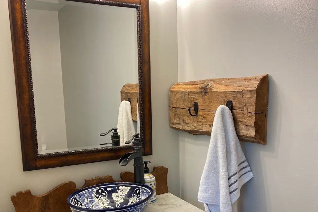 664c52039ffd4bed95c8a184a003a705 Large