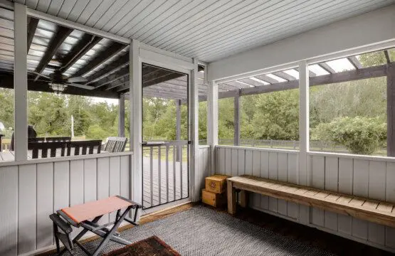 69b24e5490574851abd8ee84777d85f3 Large