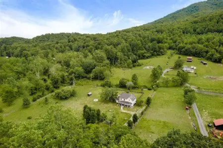 7042374e93434c528fd2372a997d8d92 Medium