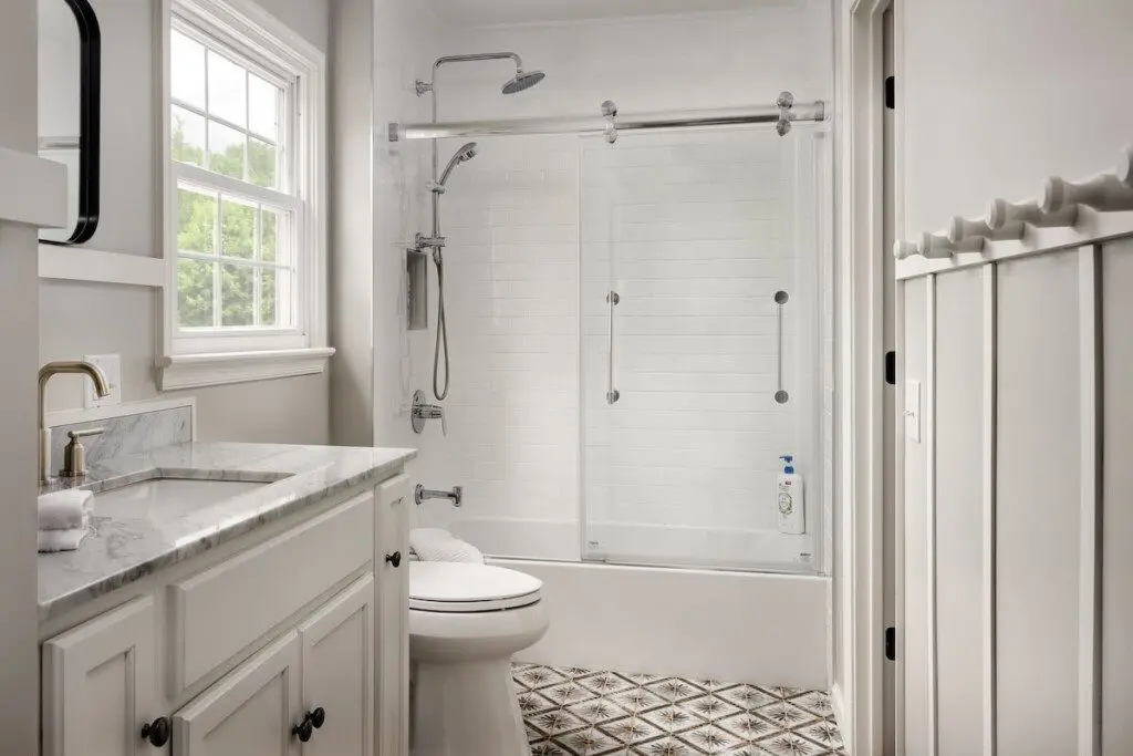 8db38eda3b7e4f3a9652567aa11254e0 Large