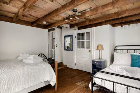 b14b7d5fbb684206903bc0fde4ee2107 Large