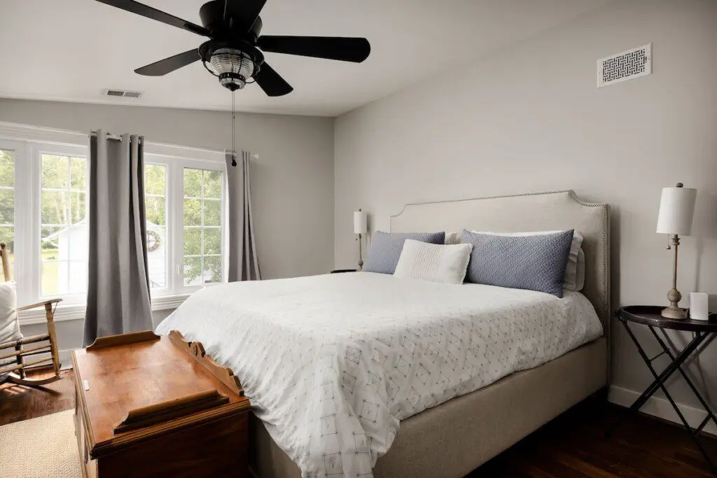 fbe780be8ac142649d264f03a704dfa6 Large