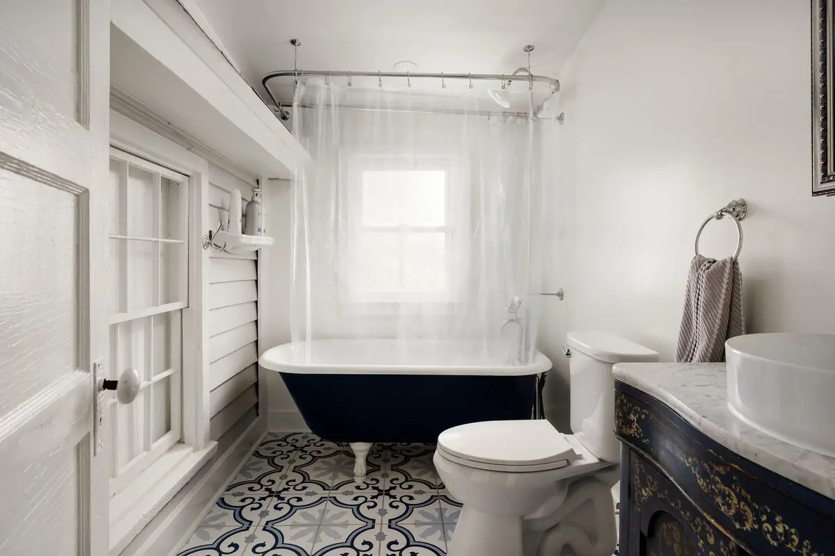 ffea1c5a7f324775a48a1096f0c97efe Large